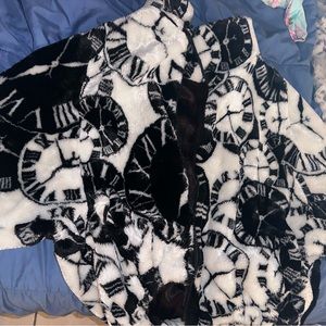 Huge fluffy clock coat